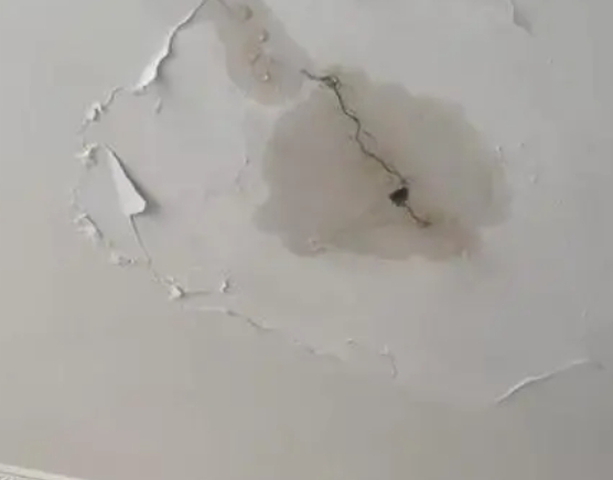 易门阳台漏水维修公司分享下屋面防水工程质量问题原因分析